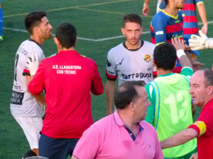 Oriol Alsina, en primer terme, en la polèmica pels serveis de banda. 