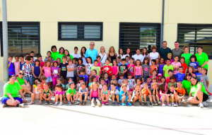 Foto de família dels nens i nenes participants