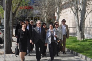 Josep Poblet, acompanyat dels regidors de Vila-seca també imputats. Foto: Reusdigital